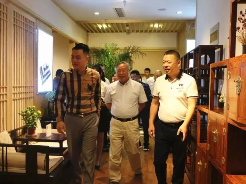 中國(guó)國(guó)際茶文化研究會(huì)主辦浙茶企赴陜西考察活動(dòng)，參觀漢唐西安旗艦店插圖1